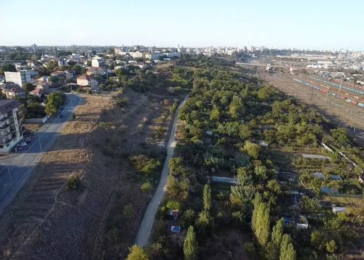 bloc de 7 etaje pe taluzul instabil din poarta 6 vecinii cer stoparea investitiei 69b8815cc2e82