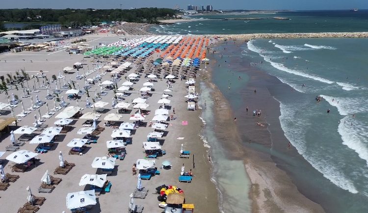 blocaj birocratic patronii de pe litoral anunta ca nu pot deschide legal hotelurile de 1 mai 69addfa7b2181