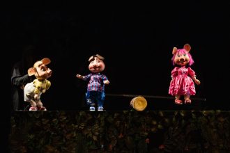 cei trei purcelusi ii asteapta pe micutii constanteni la o lectie despre prietenie si curaj 69ac5fda46a2d