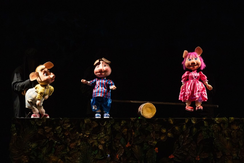 cei trei purcelusi ii asteapta pe micutii constanteni la o lectie despre prietenie si curaj 69ac5fda46a2d