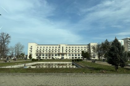 consilierii judeteni convocati in sedinta intra la vot si situatia hotelului rex 69a5dab289594