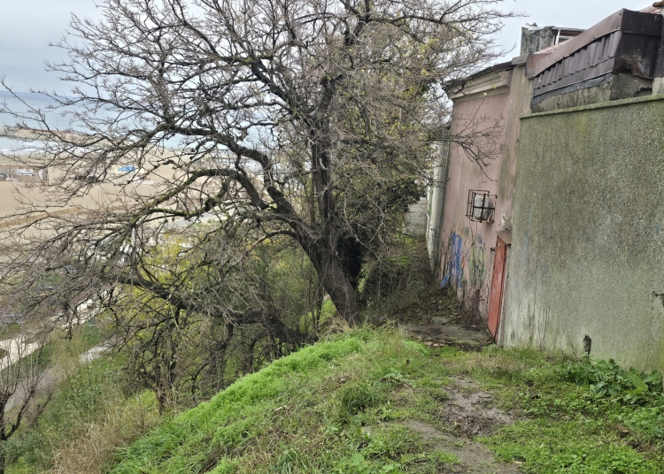 consilierii locali au votat proiectul pentru reabilitarea si consolidarea terenului instabil de langa biserica greaca din constanta 69c546972653e
