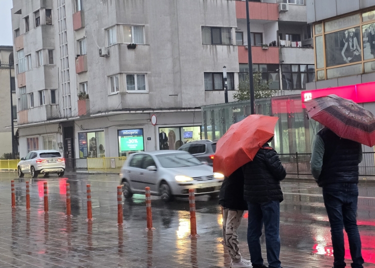 constanta sub cod galben de ploi iata cand intra in vigoare avertizarea meteo 69c666c3ab3ce