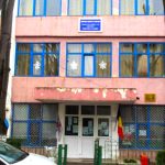 copii tinuti in frig la poarta scolii nr 36 isj invoca scoala altfel si acordul parintilor 69a5ecbadf59a