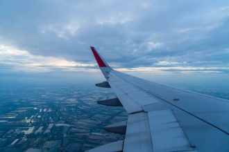 criza din orientul mijlociu loveste aviatia europeana o companie anuleaza zboruri din cauza preturilor combustibilului 69ba50697421d