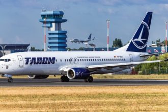 cursele speciale ale tarom pentru evacuarea a peste 300 de romani din zona de conflict amanate 69a52dddd75b0