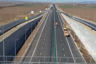 directorul general al cnair cristian pistol se asfalteaza ultimii kilometri ai lotului 2 din autostrada moldovei a7 intre focsani si bacau 69b14b4b24f64