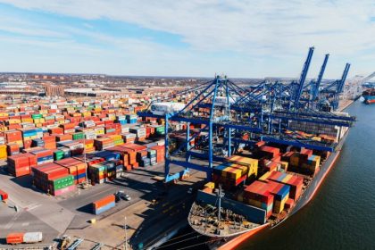 flagrant in portul constanta sefii vamii retinuti de dna pentru luare de mita 69aacc25188dd