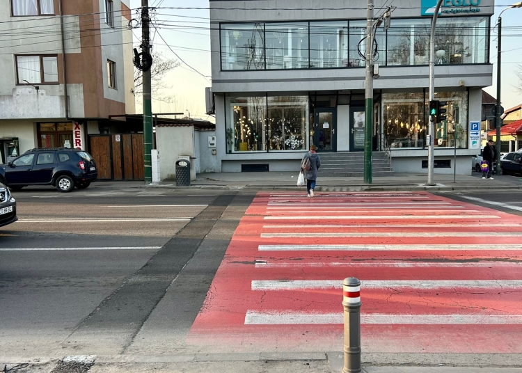 foto al saselea sistem modern de semaforizare la trecerea de pietoni a fost implementat pe bulevardul i c bratianu 69b8ffb5dce75