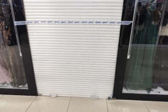 foto horia constantinescu in control la doraly mall magazine sigilate de inspectorii cjpc constanta 69b94ca473f40