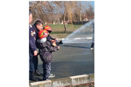 foto sute de elevi implicati in exercitii de evacuare de ziua protectiei civile in judetul constanta 69a6de49a3ac0