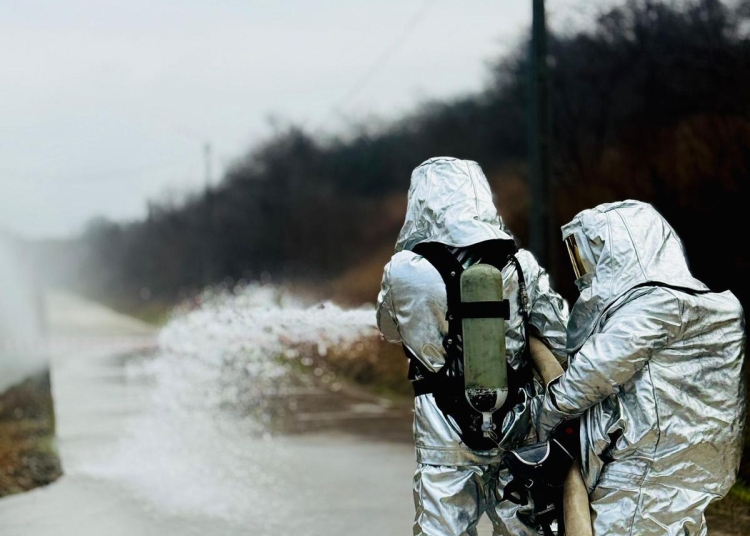 galerie foto exercitiu de amploare la oil terminal scenariu cu explozie incendiu si victime pus in aplicare de autoritati 69bd72944e990