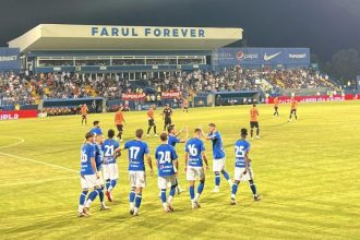 gheorghe popescu preia de la gheorghe hagi pachetul majoritar de actiuni al clubului farul constanta 69b9dc5d7ecfa