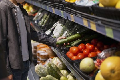 guvernul a prelungit plafonarea adaosului comercial la alimentele de baza 69cc1221ea2c5