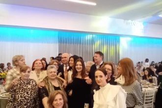 ilie bolojan invitat de onoare la evenimentul dedicat doamnelor liberale din constanta 69ad3db45c4b7