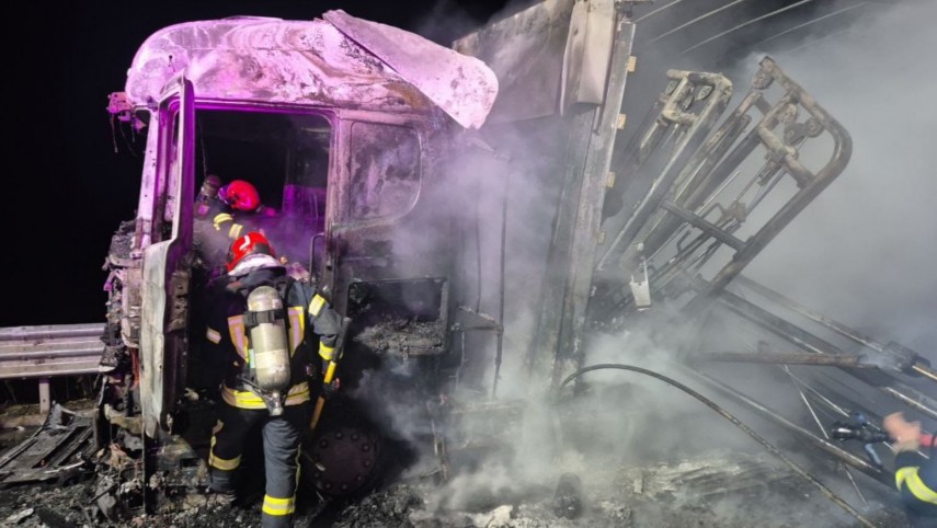 incendiu devastator pe autostrada un autotren incarcat cu aparate fitness mistuit de flacari 69afcf195a907