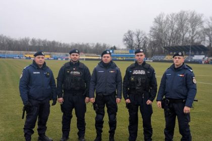 jandarmii gmj constanta asigura masurile de ordine publica la meciul de fotbal dintre afc unirea slobozia si fc rapid bucuresti 69a577eb772c2