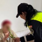 mai a adus zambete si flori de ziua internationala a femeii video 69adb4feb7f58