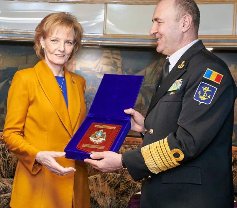 majestatea sa margareta custodele coroanei la bordul navei scoala mircea foto 69cc1ca6e1aa2