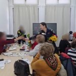 mamele si bunicile din constanta celebrate de politisti printr un gest simbolic 69afcc08a9cbc