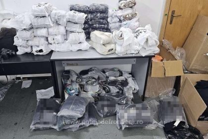 marfuri contrafacute depistate in urma unei actiuni a politistilor de frontiera unul dintre autovehiculele verificate circula pe ruta constanta bucuresti 69bfcb755a389