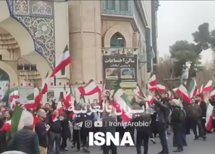 mii de iranieni au iesit in strada la teheran dupa uciderea liderului suprem ali khamenei 69a4039a39862