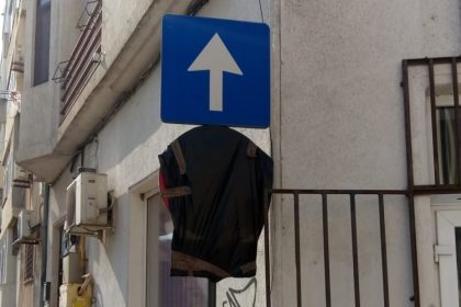 misterul semnelor rutiere fantoma din zona peninsulara ipj sustine ca nu au legatura cu vechiul regulament ci cu un proiect de sistematizare a traficului 69b82d2449e4e