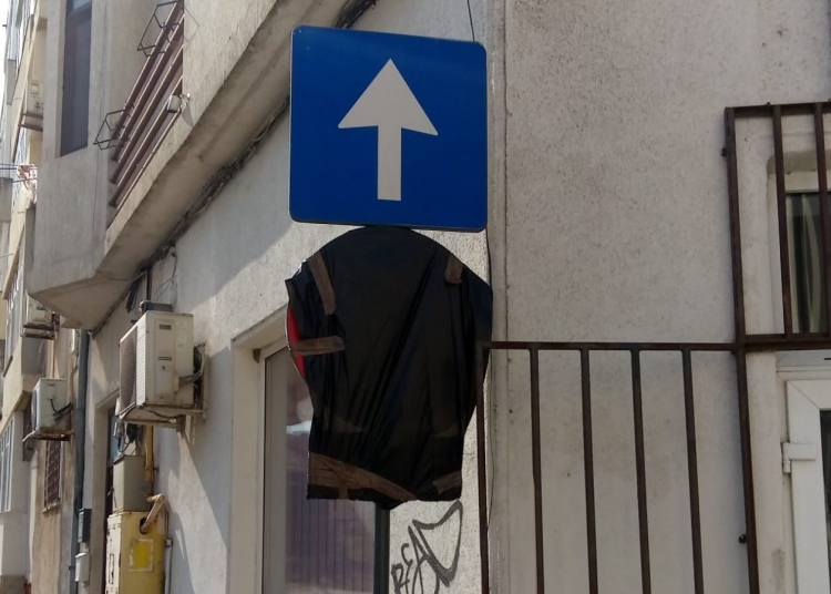 misterul semnelor rutiere fantoma din zona peninsulara ipj sustine ca nu au legatura cu vechiul regulament ci cu un proiect de sistematizare a traficului 69b82d2449e4e