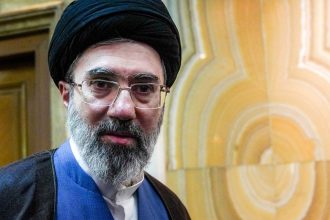 mojtaba khamenei a fost ranit in atacul din 28 februarie in care i au murit sase membri ai familiei inclusiv tatal 69b180583beaf