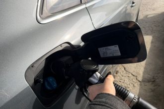 nicusor dan intrebat despre plafonarea preturilor la carburanti o sa vedeti un set de masuri va fi o actiune din partea statului 69bbe8d642a9e