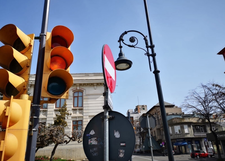 nu ai acordat prioritate si spui ca era rosu sau aveai masini in paralel ce a decis instanta intr un caz din constanta 69a8658800764