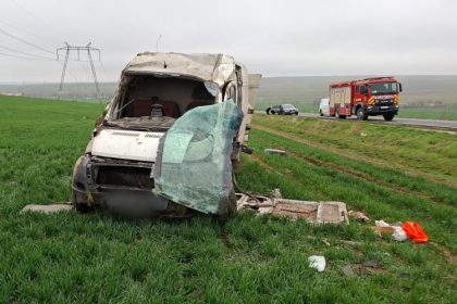 o masina s a rasturnat in zona localitatii sibioara 69c7d45d15df4