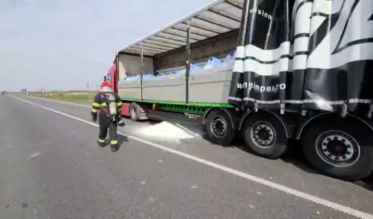 pericol de explozie pe dn6 tir incarcat cu azotat de amoniu implicat intr un accident 69c52ab56839f