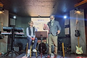 peter sragher o voce care traverseaza granite culturale prezent la constanta de ziua internationala a poeziei 69bf0a5f1cd35