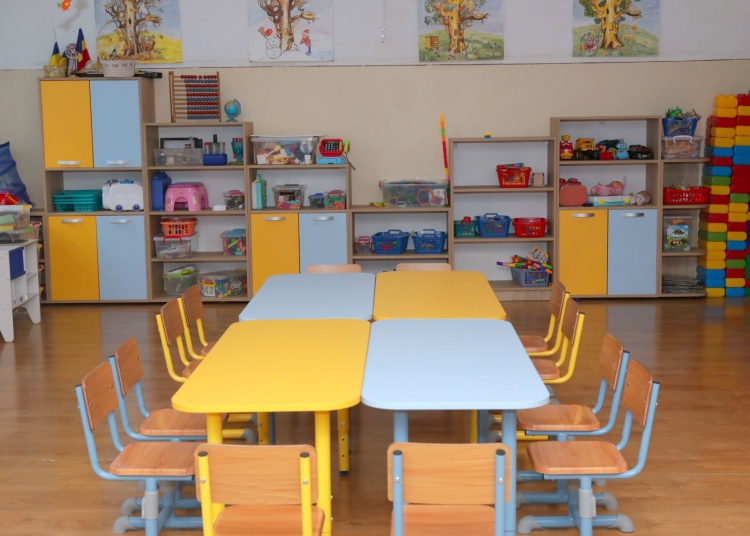 primaria constanta continua livrarea noului mobilier si echipamente in scoli 69b3c0831d2ac