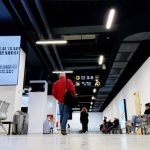 primii pasageri de pe ruta londra luton constanta au ajuns in noul terminal de la aeroportul mihail kogalniceanu 69bf8fffd9c7d