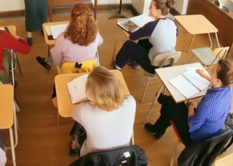 profesorii vor fi evaluati psihiatric inainte de angajare masura inclusa intr un ordin comun al ministrilor educatiei si sanatatii 69c2795e061e5