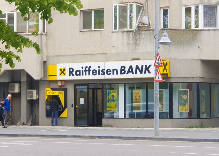 raiffeisen va cumpara garanti bbva ce se intampla cu clientii 69c8e6d7bb55a