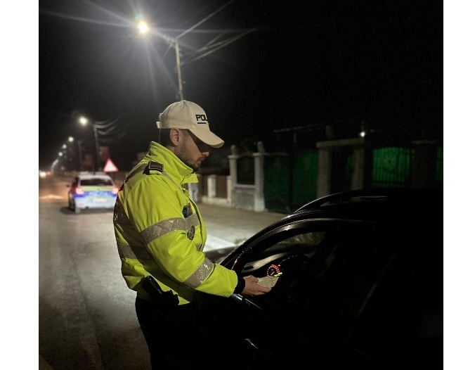 razii ale politistilor soferi bauti depistati si autoutilitara cu numere false pe dn 2a 69baac63188d9