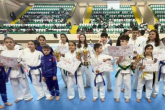 rezultate exceptionale pentru club oyama constanta la campionatul balcanic de karate kyokushin 69b84b5d3b24d