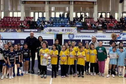 rezultatele finale la oina liceu si fotbal fete galerie foto 69ba6fc9d1bb2