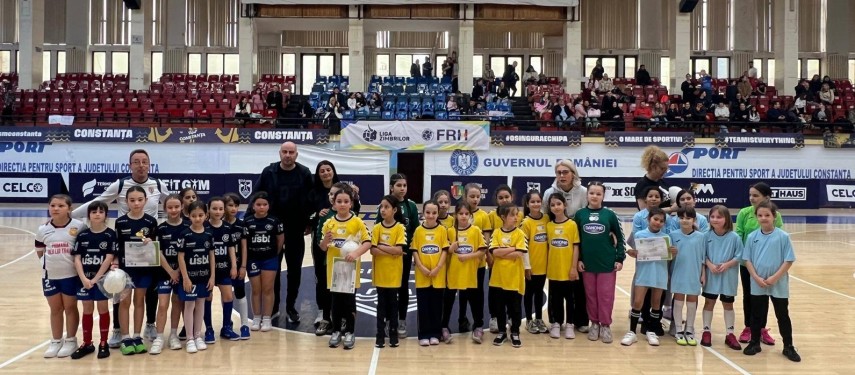 rezultatele finale la oina liceu si fotbal fete galerie foto 69ba6fc9d1bb2