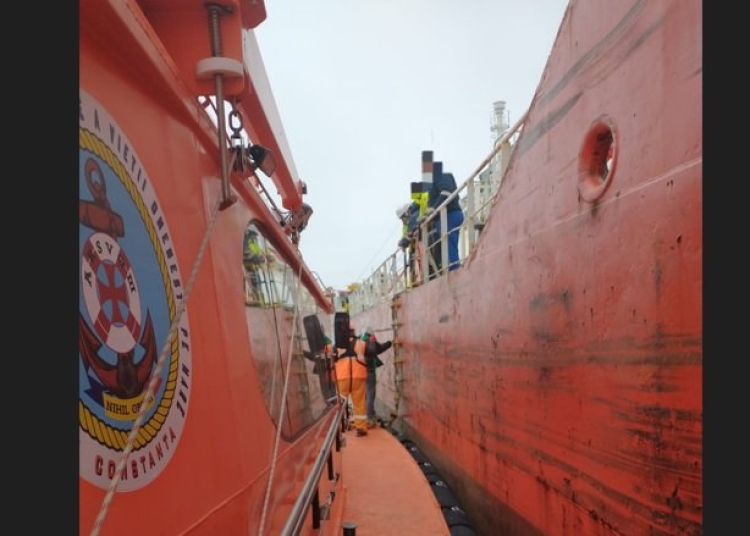 salvare pe mare membru al echipajului unei nave adus la tarm de arsvom 69c4113778f51