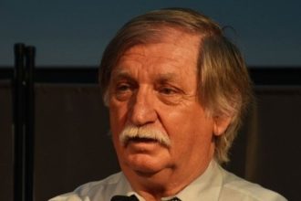 scriitorul nicolae baciut martor fara voie la un incident aerian in dubai a urmat o bubuitura puternica apoi un incendiu 69a35adac6153