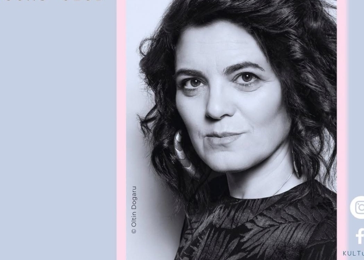 serile kulturale si vernisajul expozitiei poemafoto deschid luna poeziei la constanta intr o intalnire speciala cu scriitoarea svetlana carstean si poeta iulia pana 69a913b5bf9f0