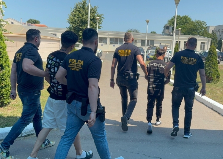 surse judiciare indivizii care au spart de doua ori magazinul emag au tabarat pe o femeie de 94 de ani tot in aceeasi zona declaratia inculpatilor 69c643a2772a4