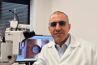 tehnologie de ultima generatie pentru sanatatea ochilor dr hicham mrini anunta achizitia microscopului elara 900 69a9115b7bf12