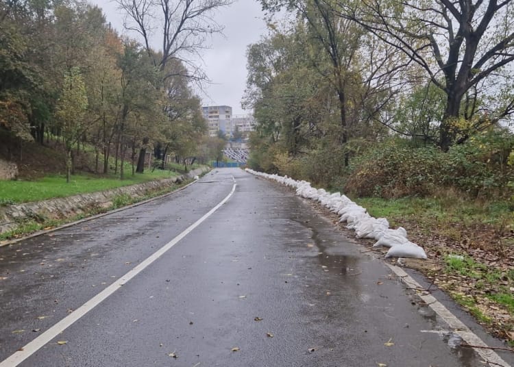 trei luni de la inchiderea strazii valea portului nu exista inca un termen pentru redeschidere 69adc0a13a1d6