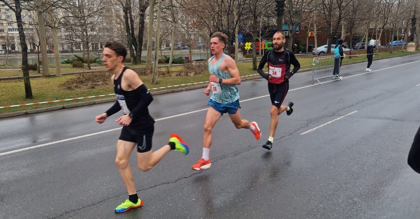 triatlonistul carol popa dublu medaliat la campionatul national de alergare pe sosea 10 km galerie foto 69c26df5b82ae