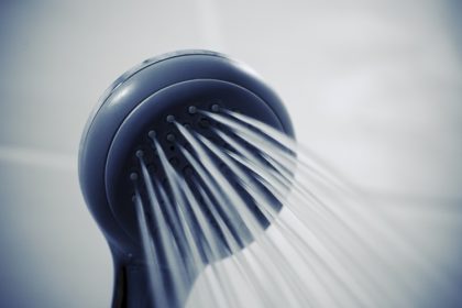 un bloc din cartierul km 4 5 ramane fara apa calda pana vineri seara din cauza unor lucrari 69bbb09749fcc